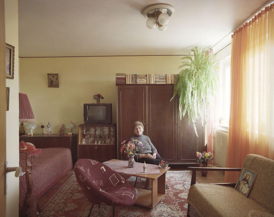 Série de fotos '10/1': a arte de viver em apartamentos idênticos Série de fotos '10/1': a arte de viver em apartamentos idênticos