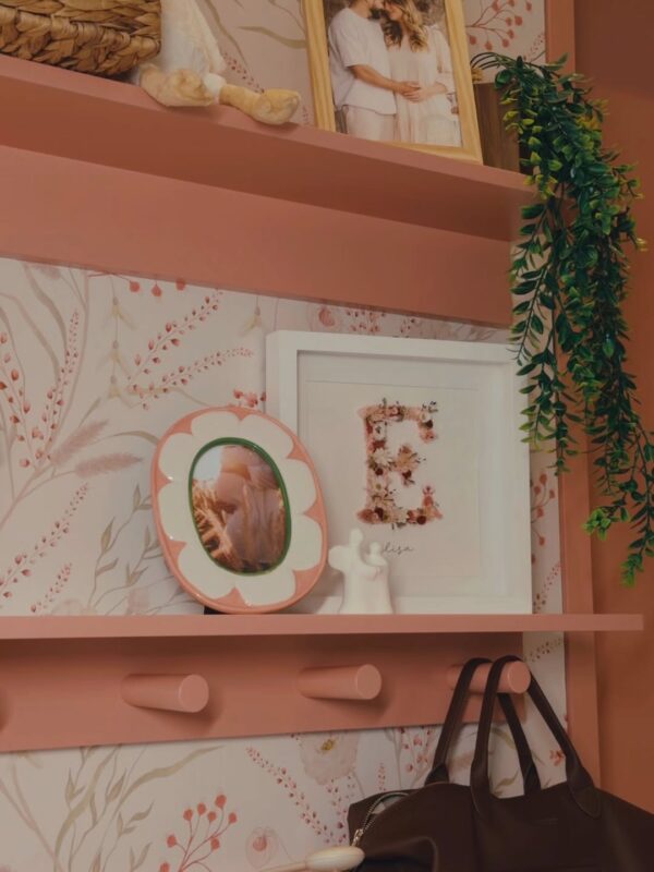 Quarto de Elisa: Nina Secrets aposta no estilo Cottagecore com rosa e verde