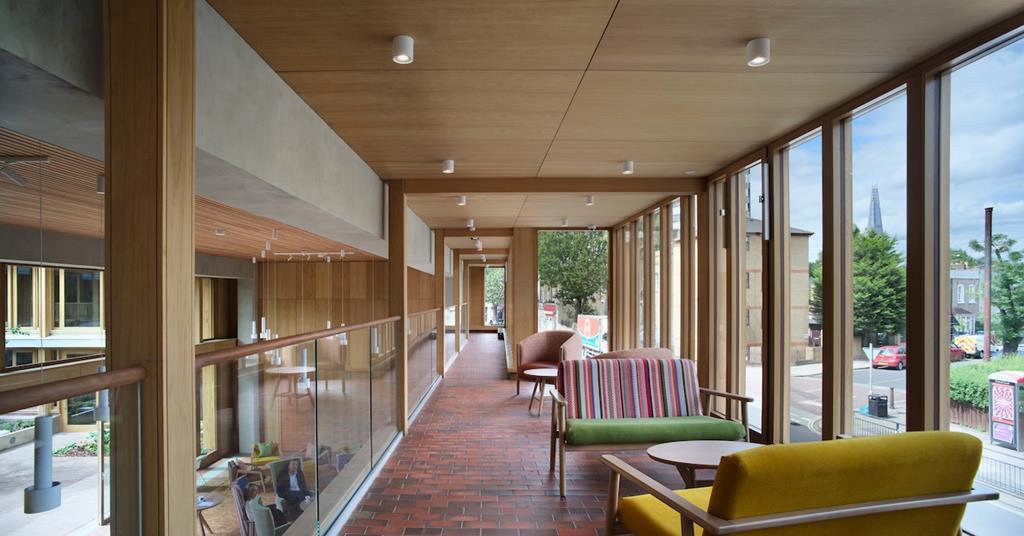 Edifício projetado para combater solidão de idosos vence prêmio de Arquitetura